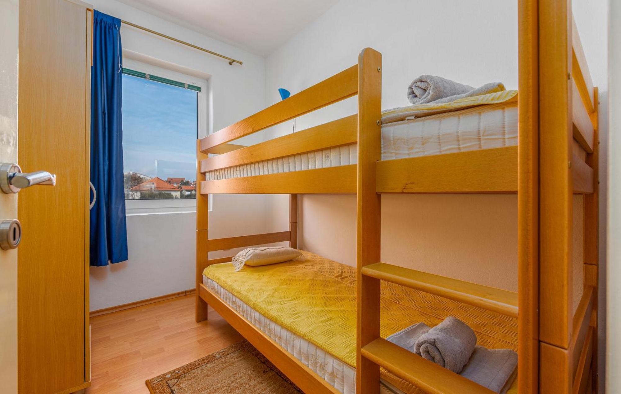 Amazing Apartment In Pakoštane Kültér fotó