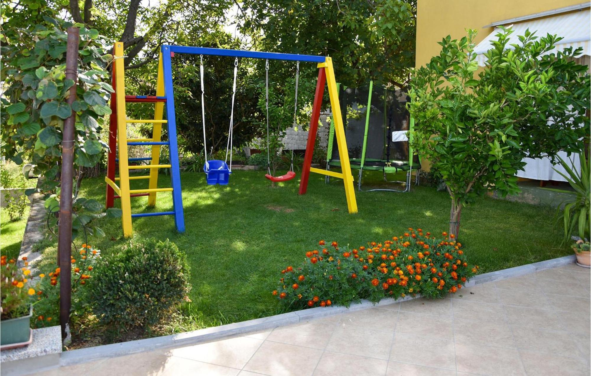 Amazing Apartment In Pakoštane Kültér fotó