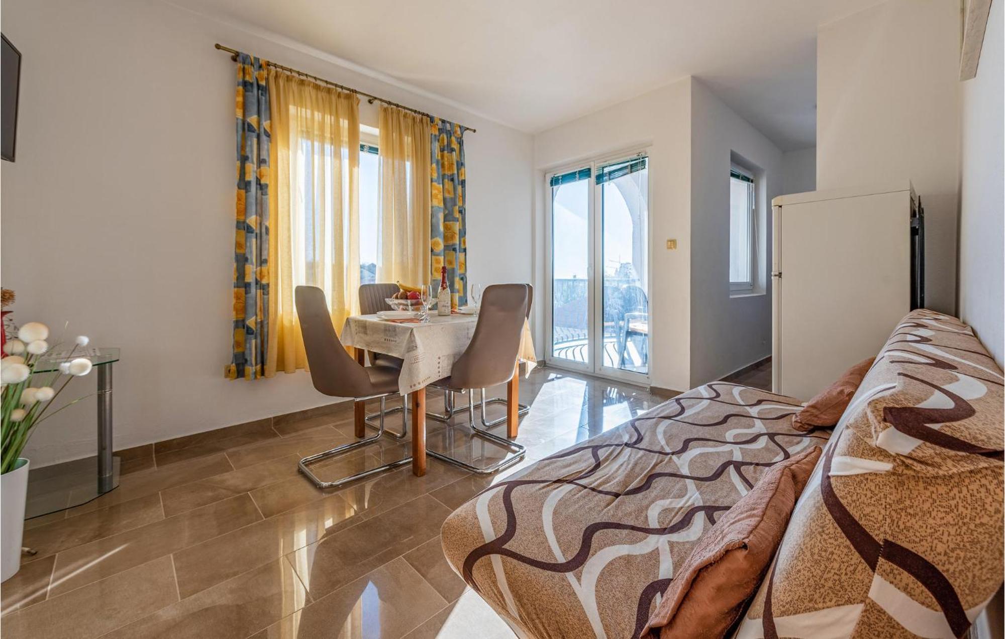 Amazing Apartment In Pakoštane Kültér fotó