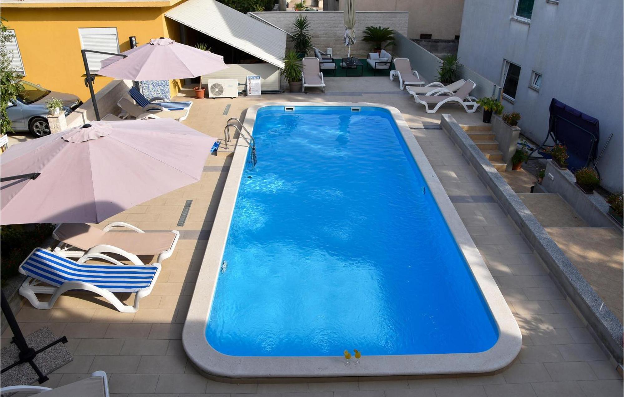Amazing Apartment In Pakoštane Kültér fotó